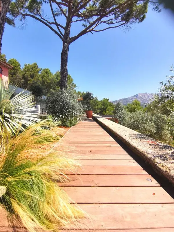 prive-le-tholonet-16