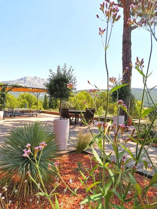 prive-le-tholonet-19