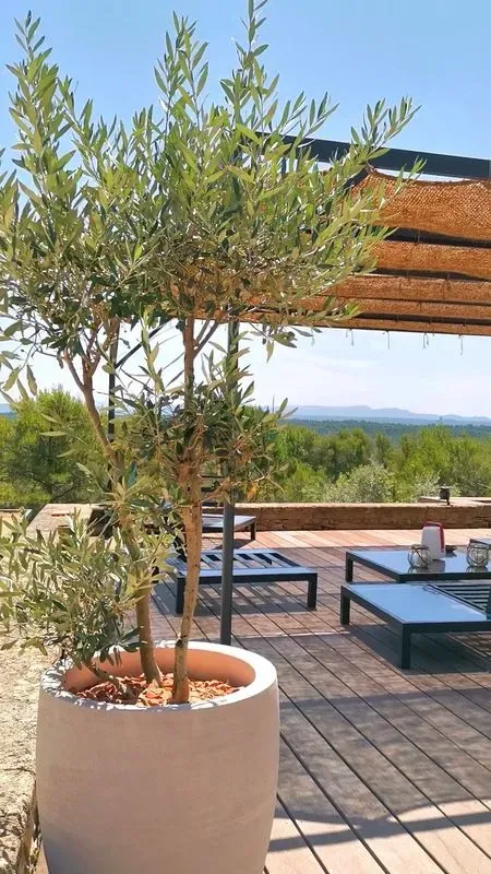 prive-le-tholonet-35