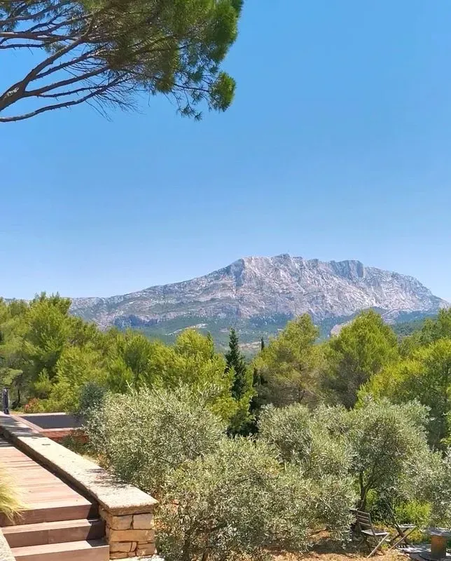 prive-le-tholonet-36